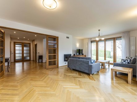 Pronájem domu/vily, 350 m²
