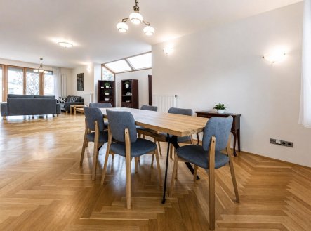 Pronájem domu/vily, 350 m²