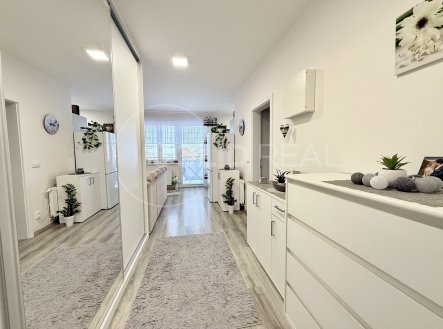 Pronájem bytu, 2+kk, 42 m²