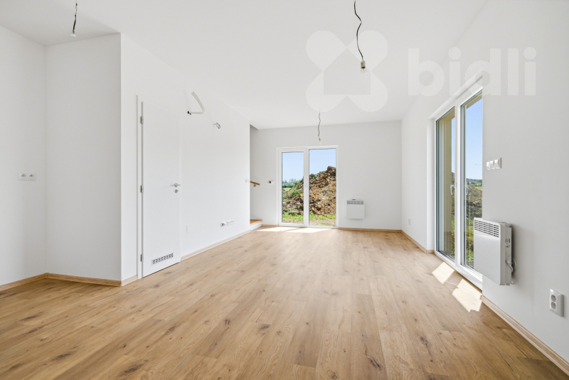 Mezonet, krajní bytová jednotka 3+KK, 86 m2, zahrada 181 m2