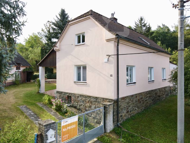 Exkluzivní prodej rodinný dům 6+1, pozemek 2013 m2, Nebřeziny