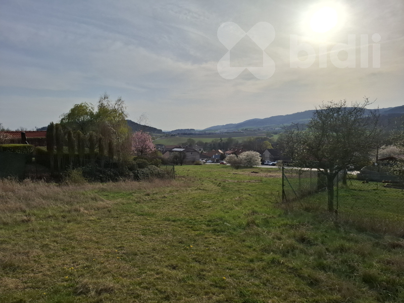 Prodej pozemku 1537 m2 v obci Levín u Berouna