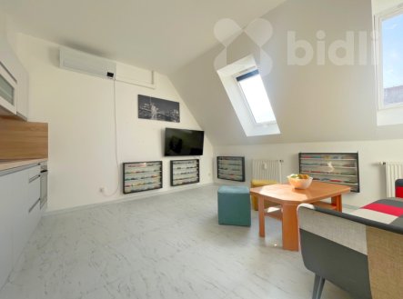 Pronájem bytu, 2+kk, 42 m²