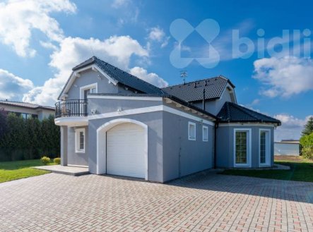 Pronájem domu/vily, 189 m²