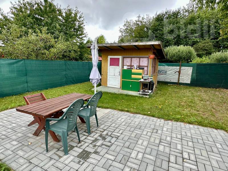Prodej zahrady 298 m2 s chatkou - Pardubice, Nové Jesenčany