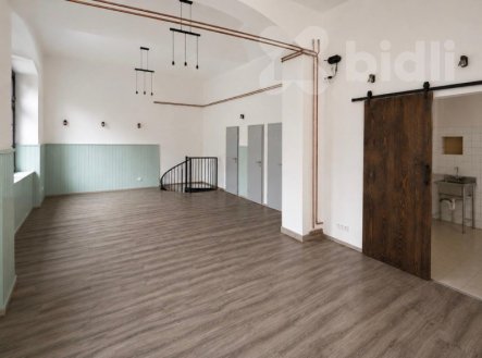 Pronájem obchodní prostory, 77 m²