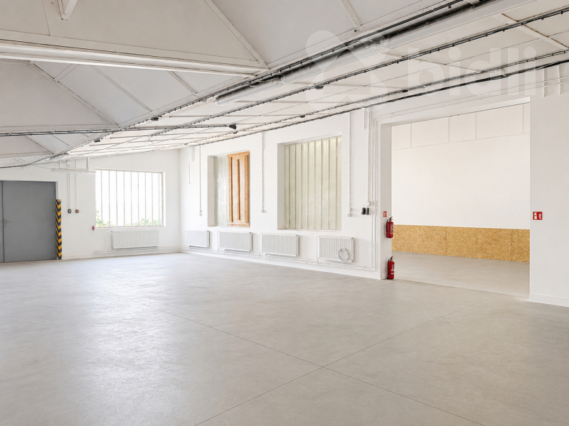 Pronájem haly 1 220 m2 se zastřešenou manipulační plochou - Plumlov