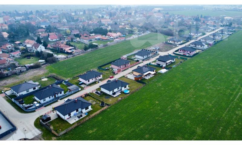 Prodej stavebního pozemku v nové lokalitě Úžice - 827m2