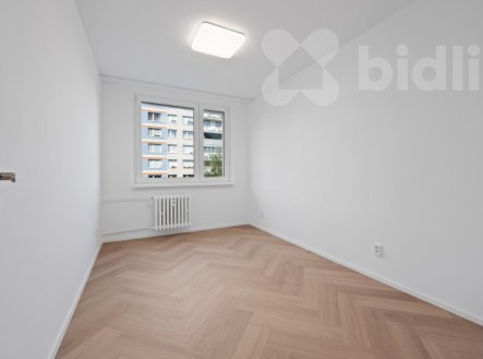 Pronájem nově zrekonstruovaného bytu 2+kk, Praha 13 - Metro Lužiny | Pronájem bytu, 2+kk, 45 m²