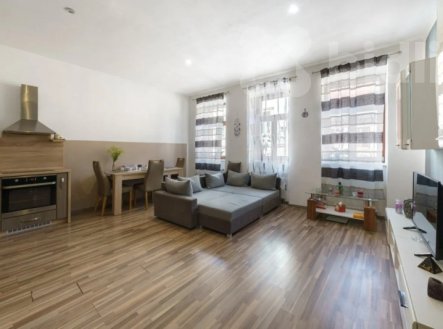 Pronájem bytu, 3+kk, 82 m²