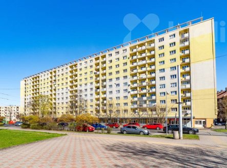 Prostorný byt 3+1 s lodžií a krásným výhledem - Teplice, Řetenice