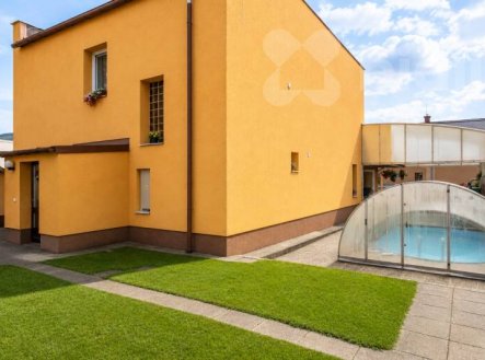Prodej komerčního objektu, jiný, 252 m²