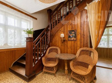 Prodej dvougeneračního rodinného domu s bazénem a pozemky Zlaté Hory. | Prodej - dům/vila, 310 m²