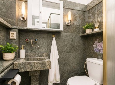 Prodej dvougeneračního rodinného domu s bazénem a pozemky Zlaté Hory. | Prodej - dům/vila, 310 m²