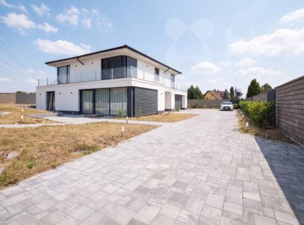 Prodej domu/vily, 336 m² obrázek