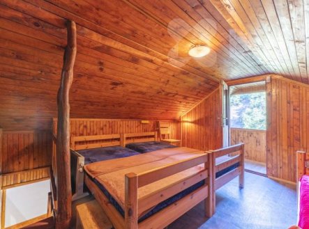 Prodej chaty skryté v zeleni nad řekou Sázavou | Prodej - chata/rekreační objekt, 40 m²