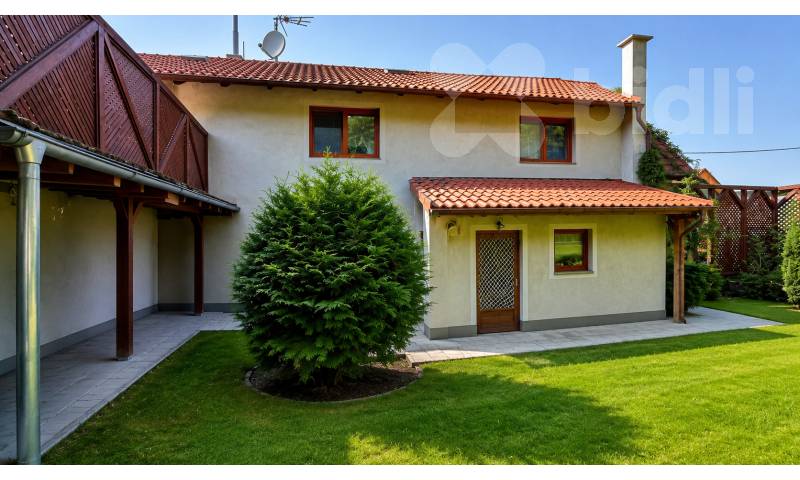Dvougenerační RD 6+kk bydlení i rekreaci kousek od Prahy, OV, pozemek 315 m2, Choteč u Prahy