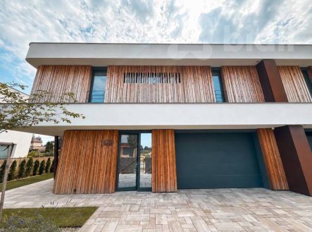 Pronájem domu/vily, 190 m²