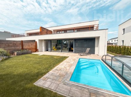 Pronájem domu/vily, 190 m²