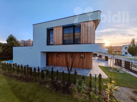 Pronájem domu/vily, 190 m²