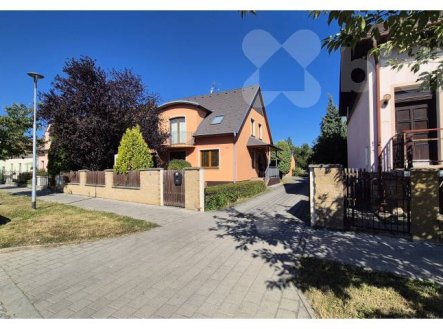 Prodej komerčního objektu, administrativní budova, 363 m²