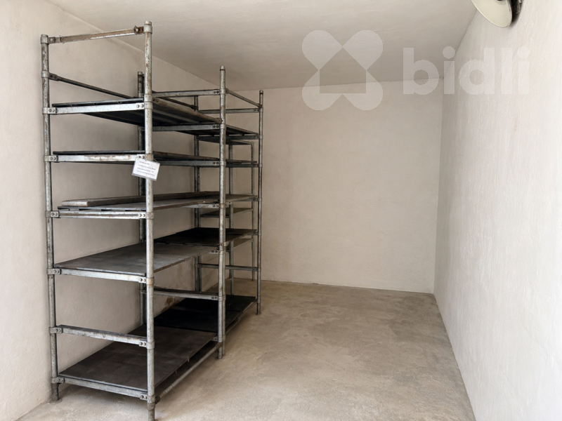 Pronájem garáže 36 m2, Na Nábřeží, Svratka