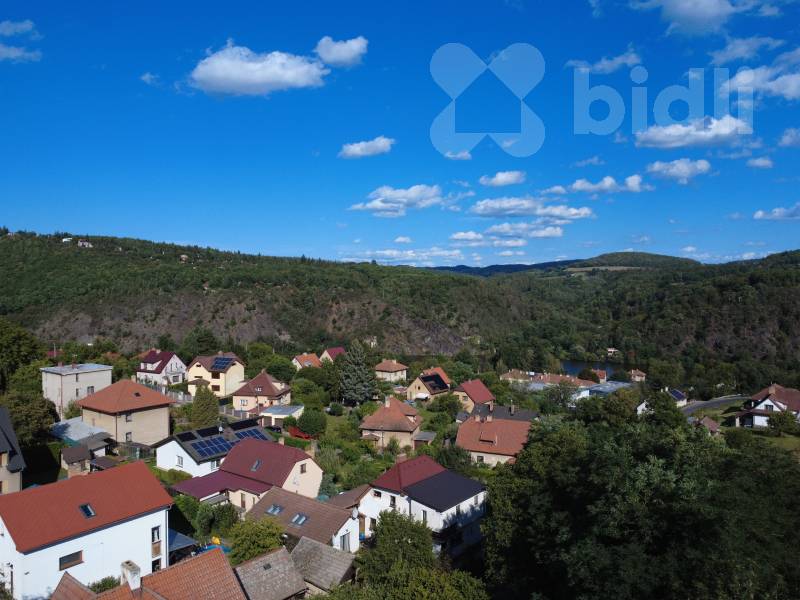 prodej stavebního pozemku v krásné Davli