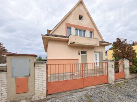Rodinný dům 260 m2, pozemek 566 m2, Praha 6 - Liboc | Prodej - dům/vila, 260 m²