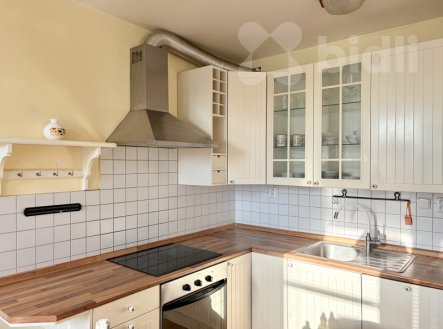 Pronájem částečně zařízeného bytu 3+1 o velikosti 70 m2 + balkon 4 m2 | Pronájem bytu, 3+1, 68 m²