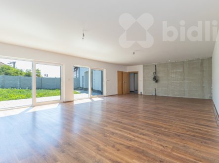 Prodej rodinného domu 5+kk, CPP 231m2, garáž, pozemek 305m2, Zaječí | Prodej - dům/vila, 231 m²