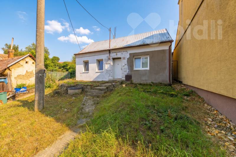 Rodinný dům 3+1 s garáži, obec Žarošice