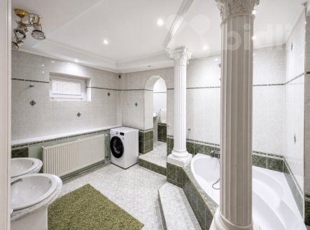 Prodej nájemního domu, 728 m²