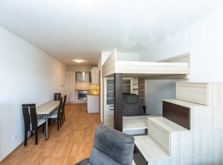 Pronájem bytu, 2+kk, 61 m²