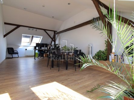 Pronájem kanceláře, 95 m²
