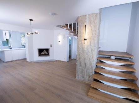 Pronájem domu/vily, 230 m²