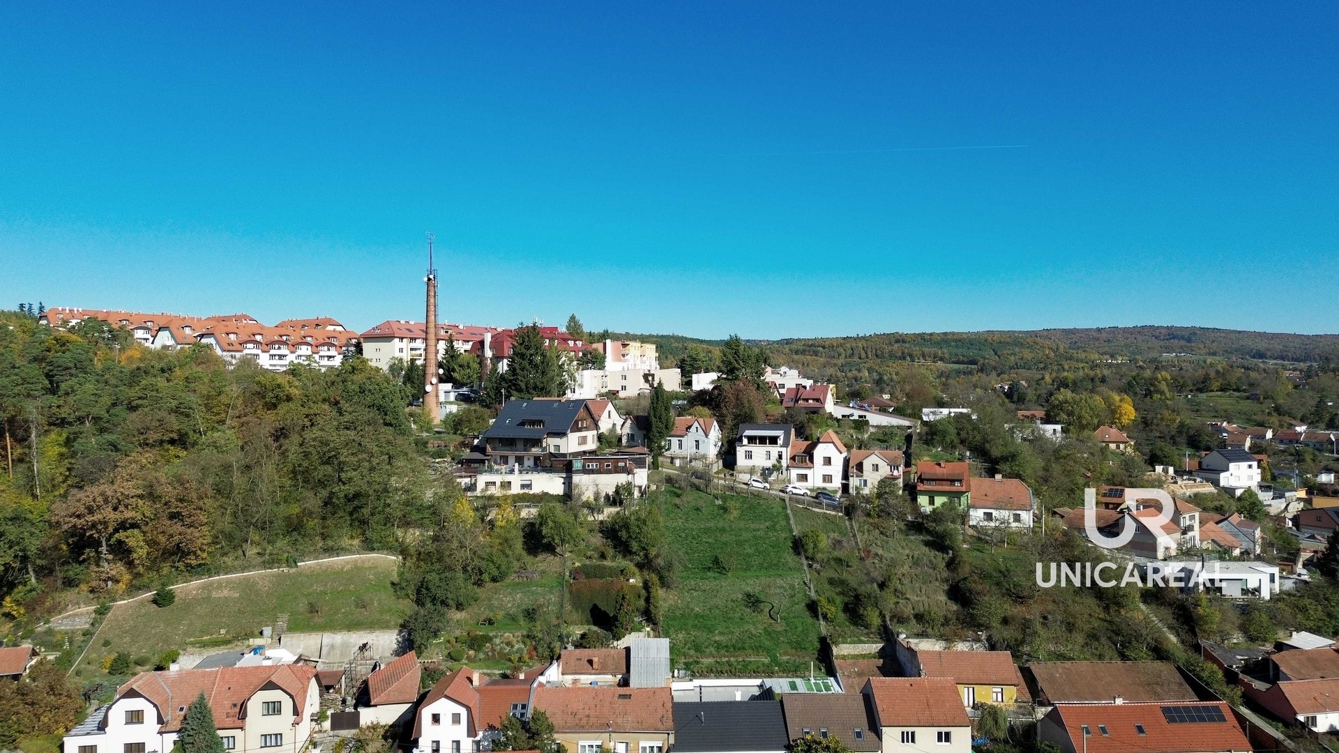 Výhled nad pozemkem