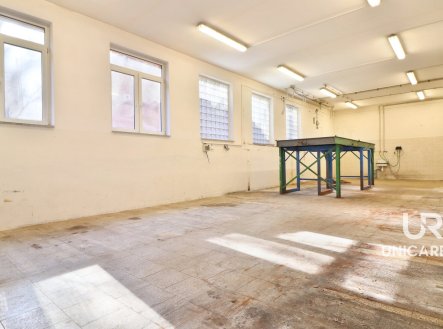 Prodej komerčního objektu, výroba, 834 m²