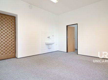 Pronájem kanceláře, 69 m²
