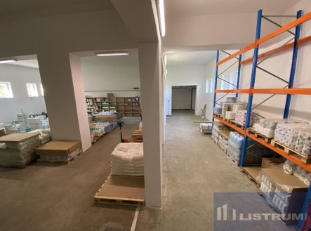 Pronájem skladu, 900 m²
