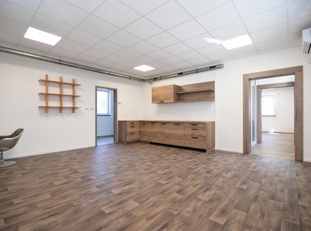 Pronájem kanceláře, 86 m²