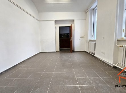 Pronájem komerčního objektu, sklad, 30 m²
