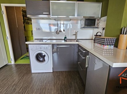 Pronájem bytu, 1+kk, 27 m²