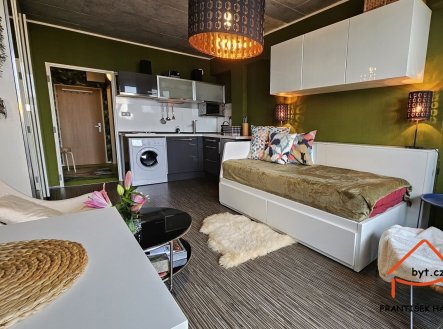 Pronájem bytu, 1+kk, 27 m²