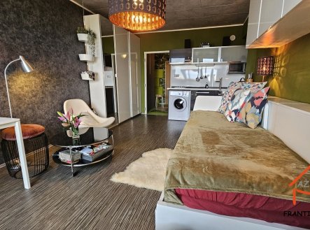 Pronájem bytu, 1+kk, 27 m²