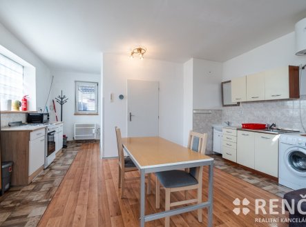Pronájem bytu, 1+kk, 42 m²