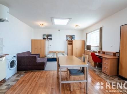 Pronájem bytu, 1+kk, 42 m²