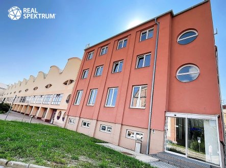 Pronájem kanceláře, 758 m² obrázek