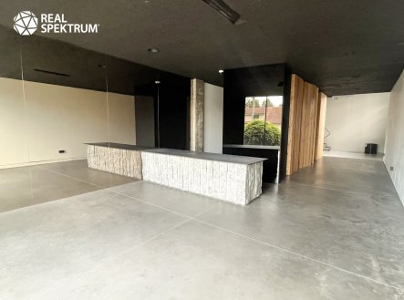 Pronájem obchodní prostory, 140 m²