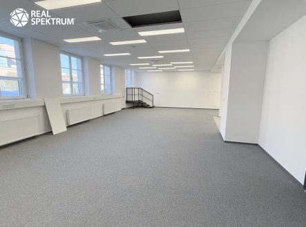 Pronájem kanceláře, 153 m²