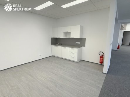 Pronájem kanceláře, 153 m²
